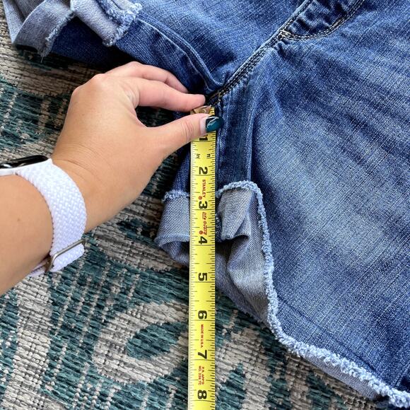 Ann Taylor LOFT Medium Wash Frayed Hem Denim Shorts Cuffed - Size 2 - Picture 9 of 10